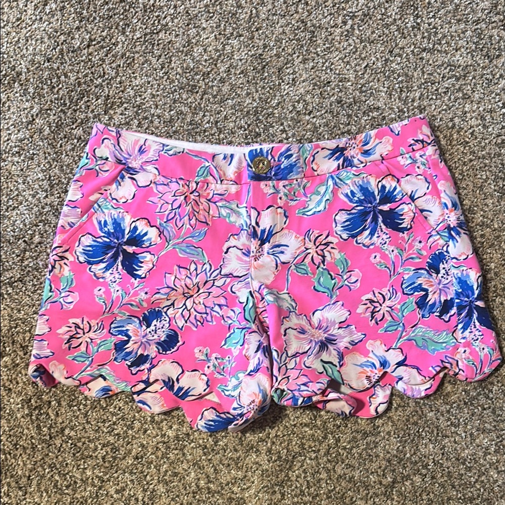 Lilly Pulitzer scalloped shorts!